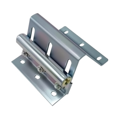 Suporte de rolo superior galvanizado instalado em porta de garagem residencial